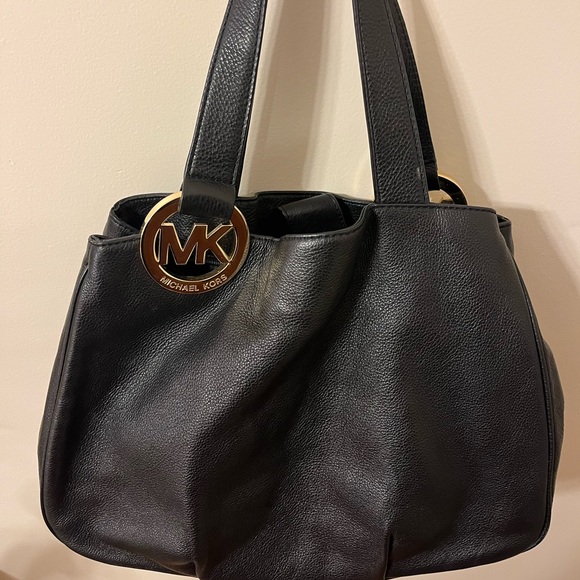 Womens Michael Kors purse - Picture 2 of 2